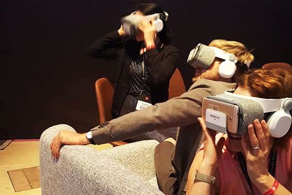 Team hat bei Virtual Reality Spaß